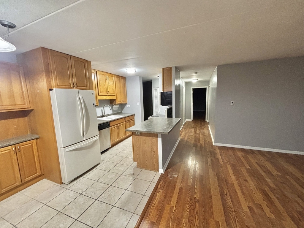 18 E Old Willow Road - Photo 5