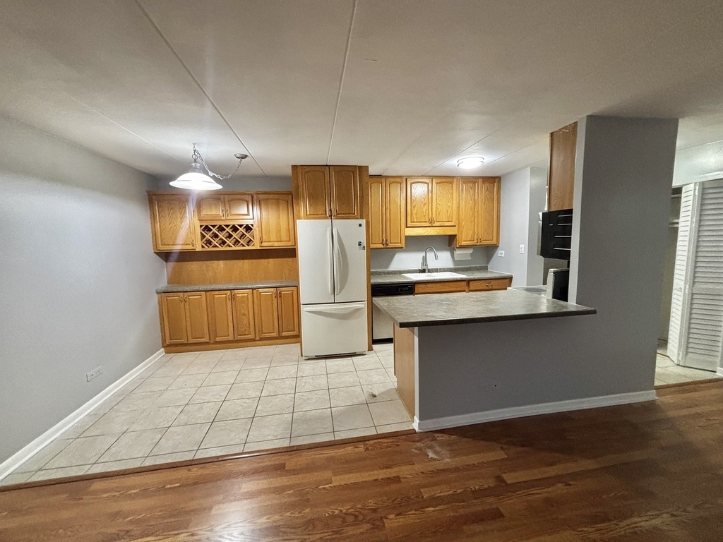 18 E Old Willow Road - Photo 6