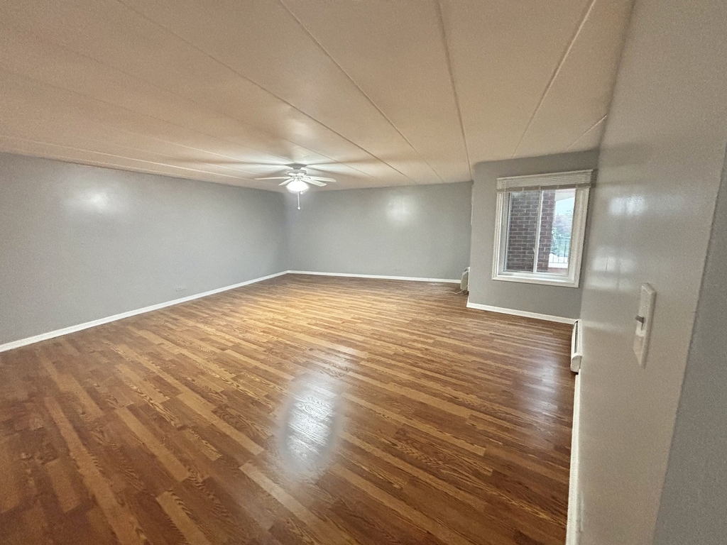 18 E Old Willow Road - Photo 10