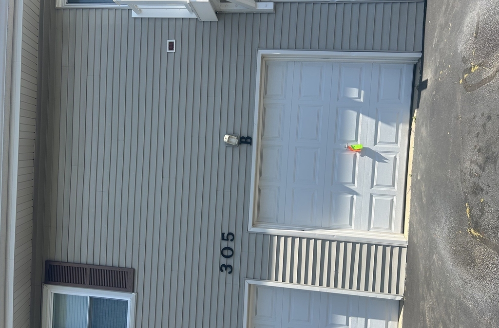 305 Northwestern Court - Photo 11