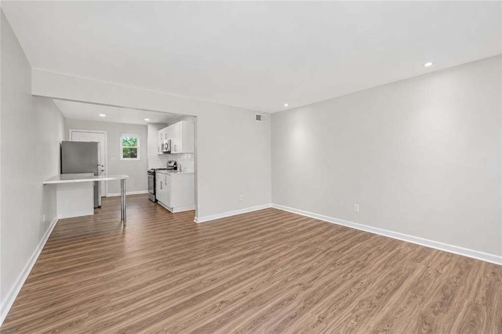3193 E Point Street - Photo 3