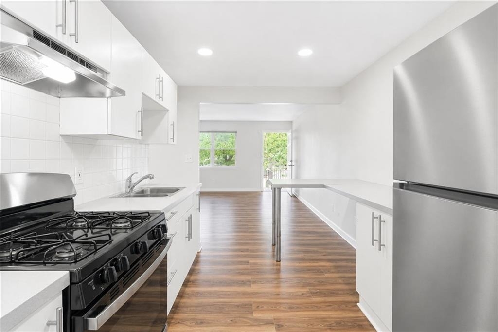 3193 E Point Street - Photo 8