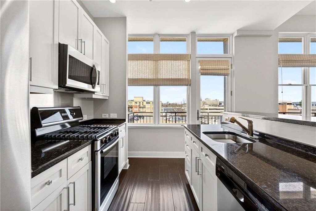 201 W Ponce De Leon Avenue - Photo 5