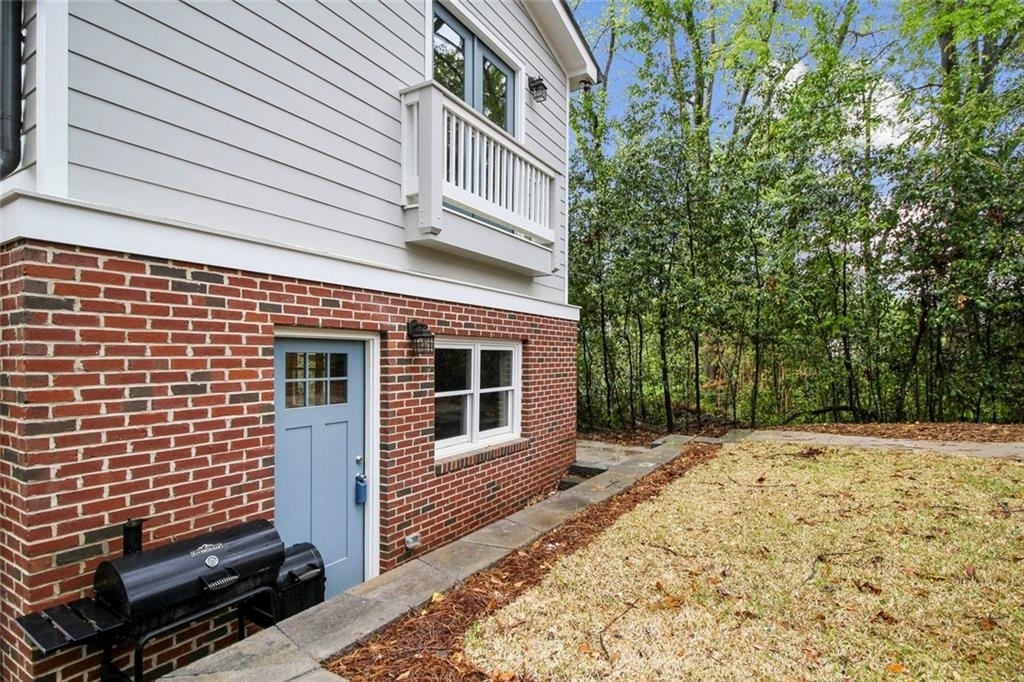940 St Charles Avenue Ne - Photo 0