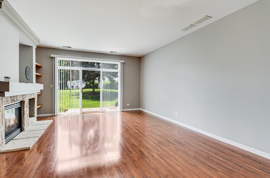 913 Genesee Drive - Photo 3
