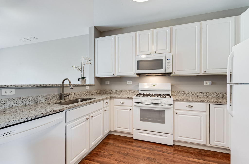 913 Genesee Drive - Photo 6