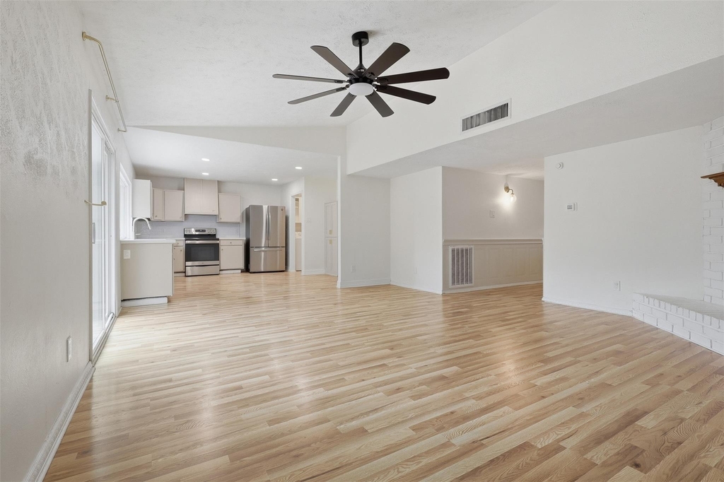 4035 Cypressdale Drive - Photo 3
