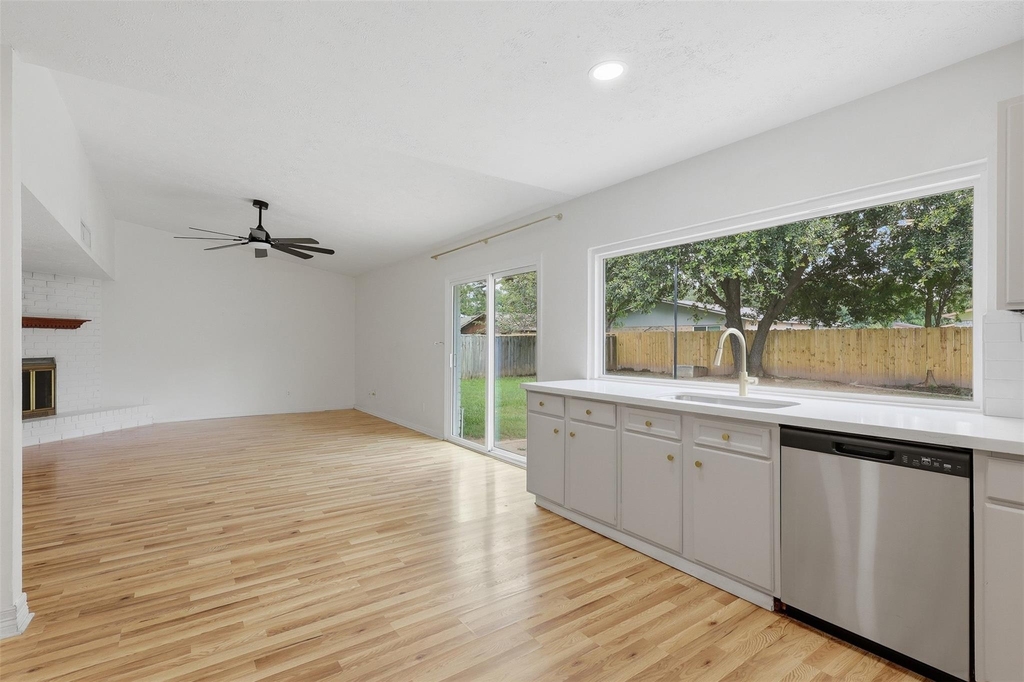 4035 Cypressdale Drive - Photo 5