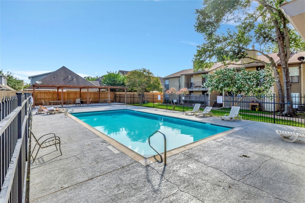 3300 Pebblebrook Drive - Photo 15