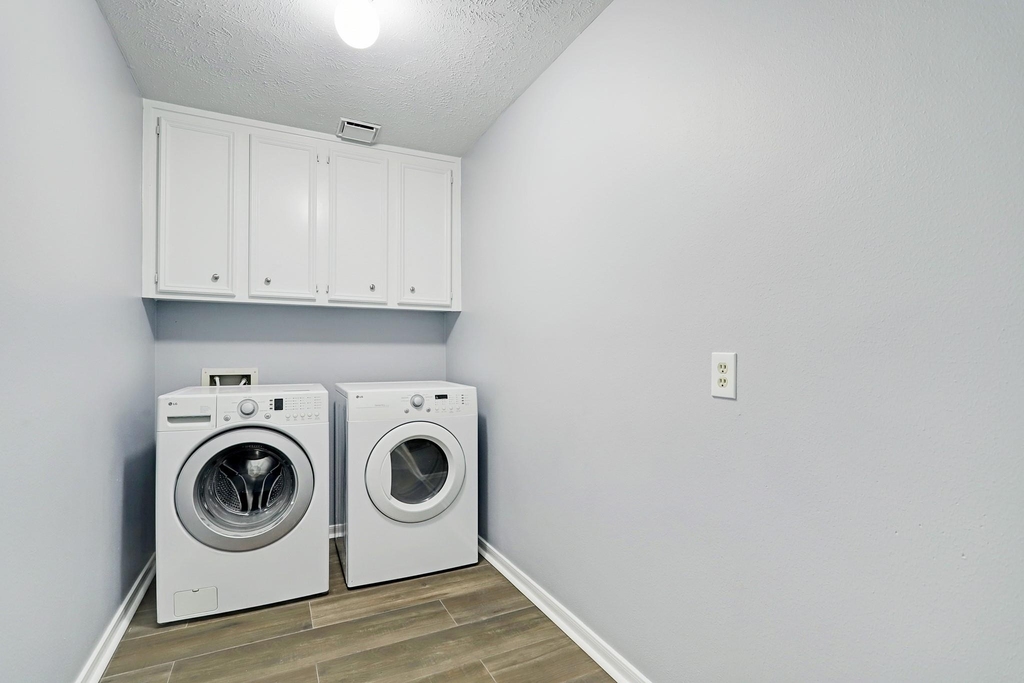 7403 Manor Bridge Court - Photo 5