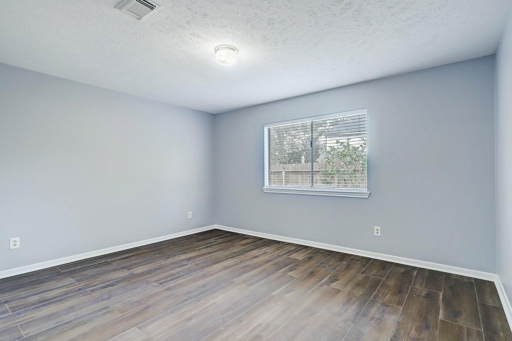 7403 Manor Bridge Court - Photo 7