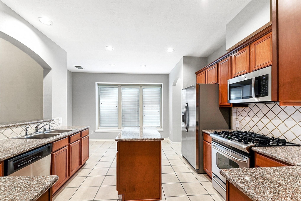 5035 Logans Landing Lane - Photo 9