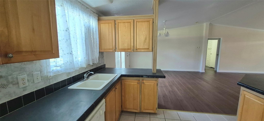 24430 Oak Hollow Boulevard - Photo 8