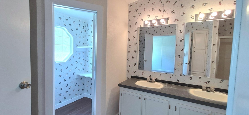 24430 Oak Hollow Boulevard - Photo 11