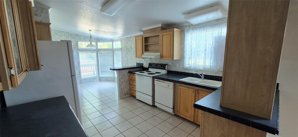 24430 Oak Hollow Boulevard - Photo 5