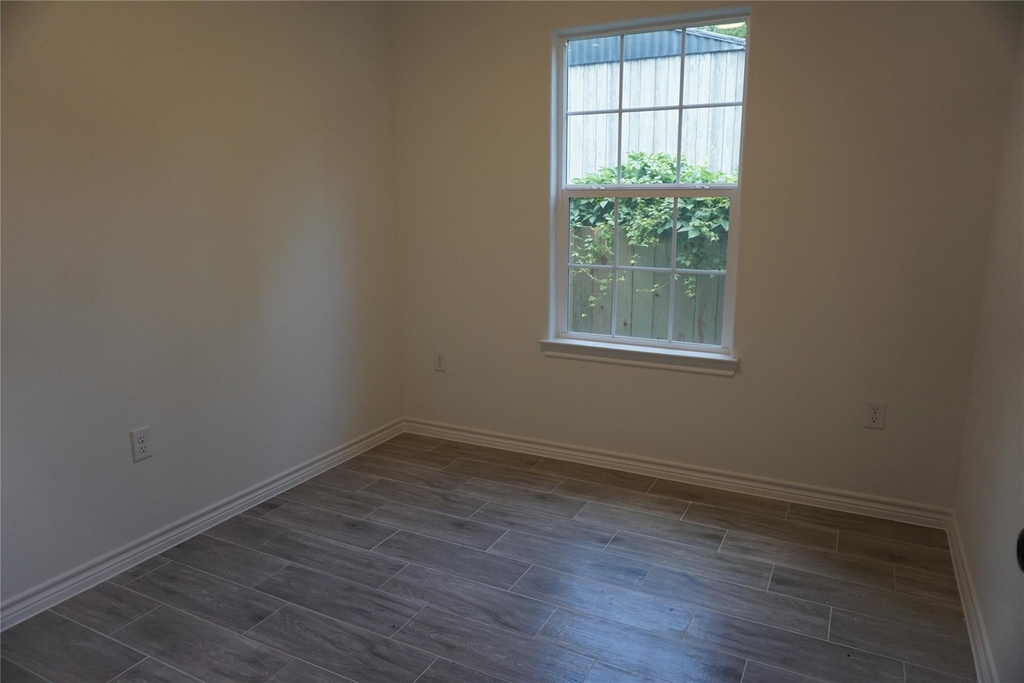 11847 Nelwood Street - Photo 8