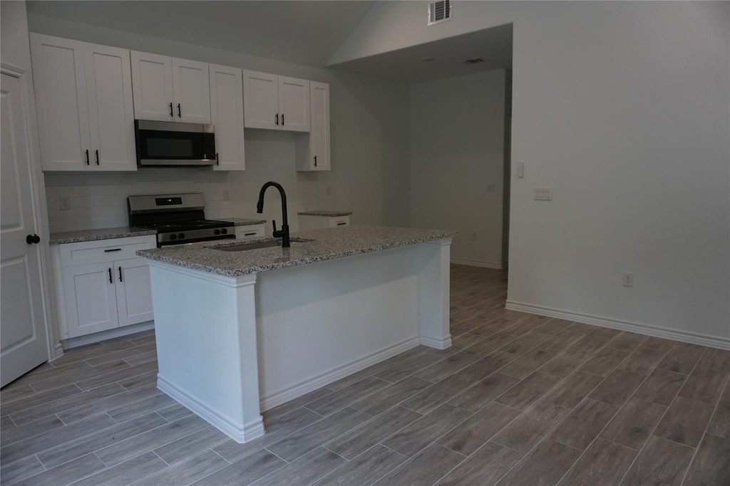 11847 Nelwood Street - Photo 2