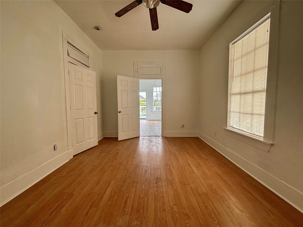 3410 Sealy Street - Photo 10