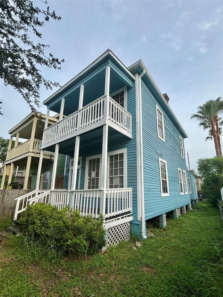 3410 Sealy Street - Photo 2