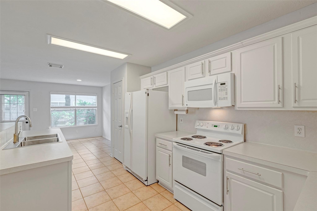 218 Blushwood Place - Photo 7
