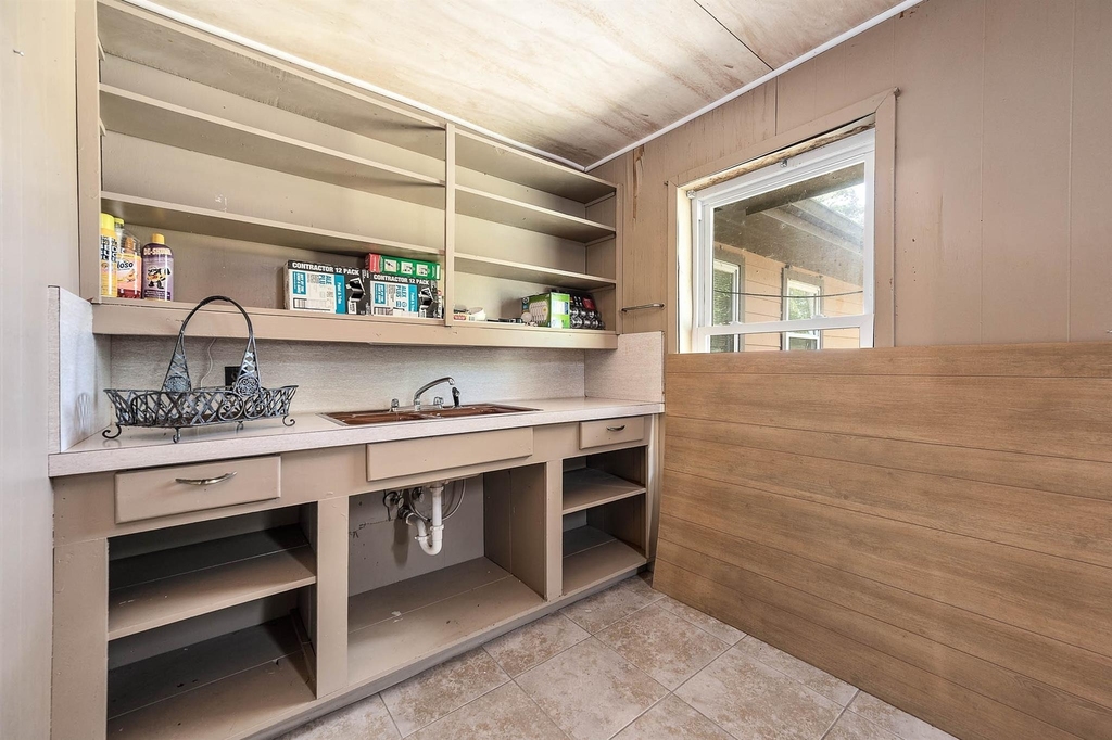 5813 Russell Lane - Photo 9
