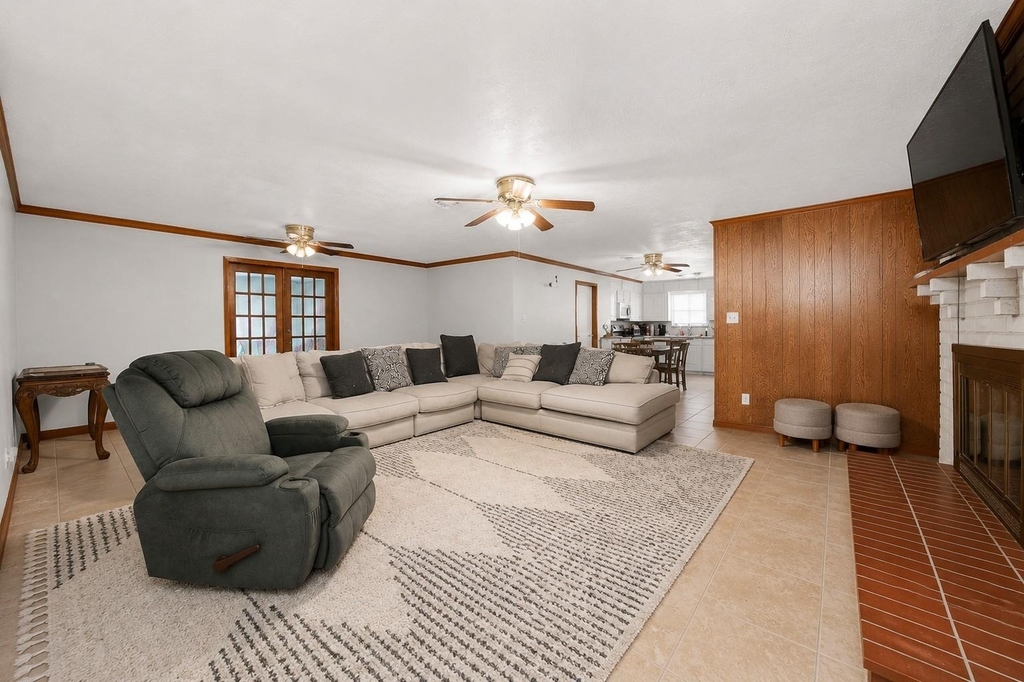 5813 Russell Lane - Photo 3
