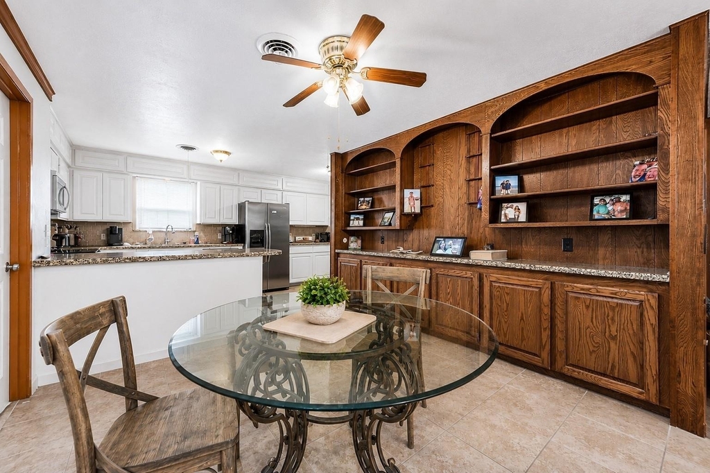 5813 Russell Lane - Photo 5