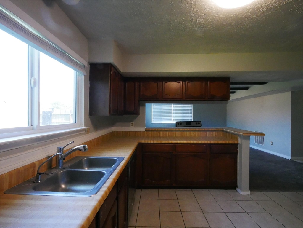 16327 Quail Echo Drive - Photo 8