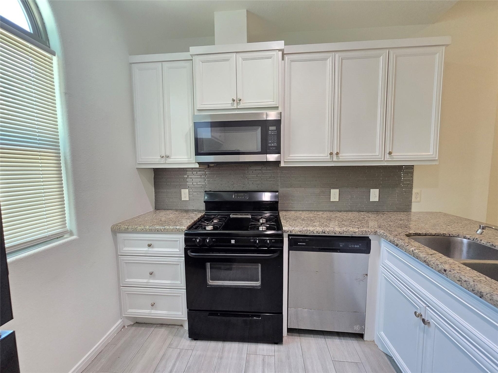 3702 Wylie Street - Photo 6