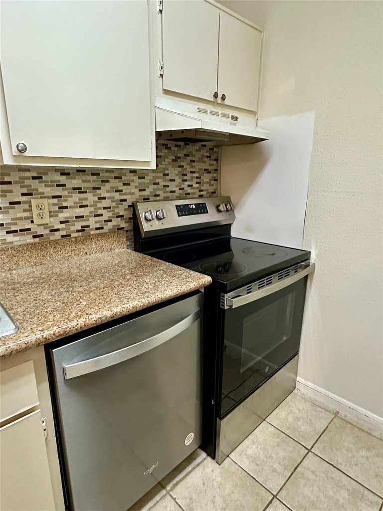 2750 Holly Hall Street - Photo 10