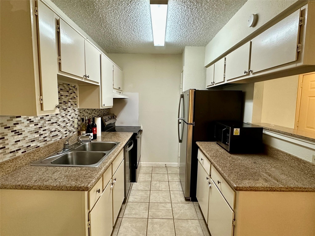 2750 Holly Hall Street - Photo 9