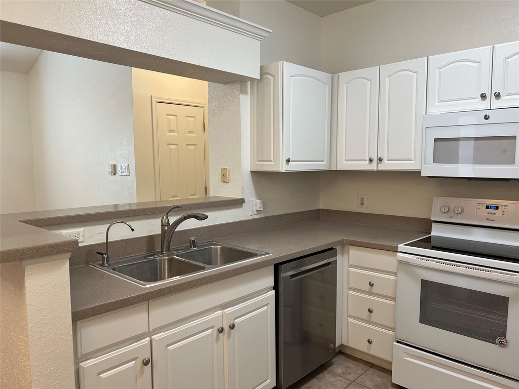 1330 Old Spanish Trail - Photo 3
