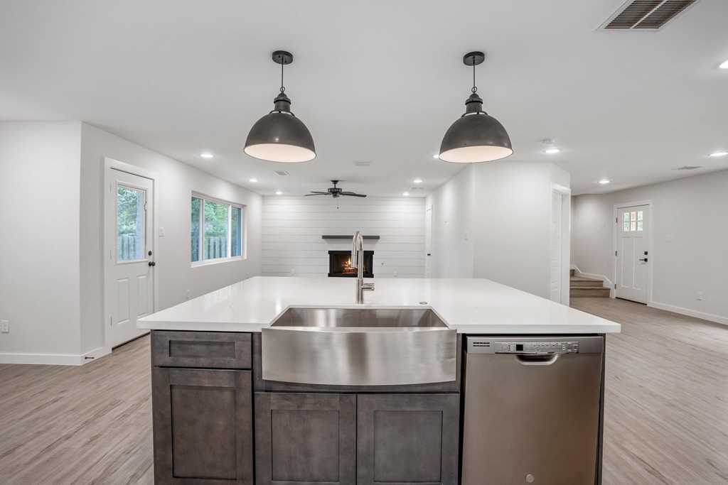 710 Thornwood - Photo 12