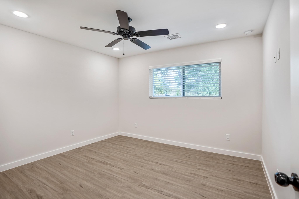 710 Thornwood - Photo 28