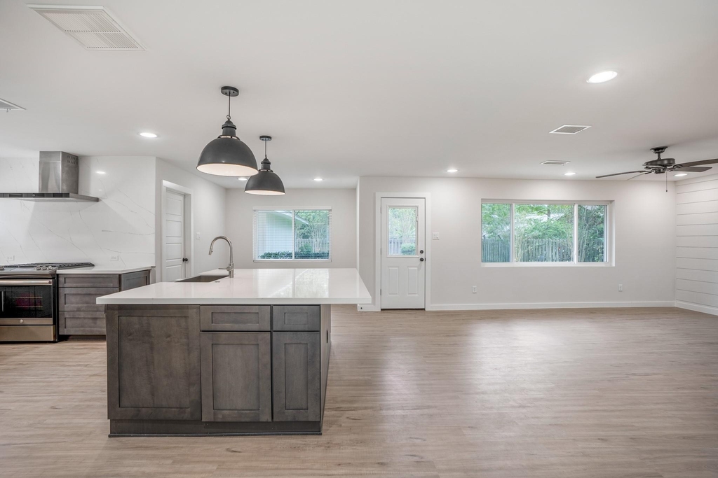 710 Thornwood - Photo 7