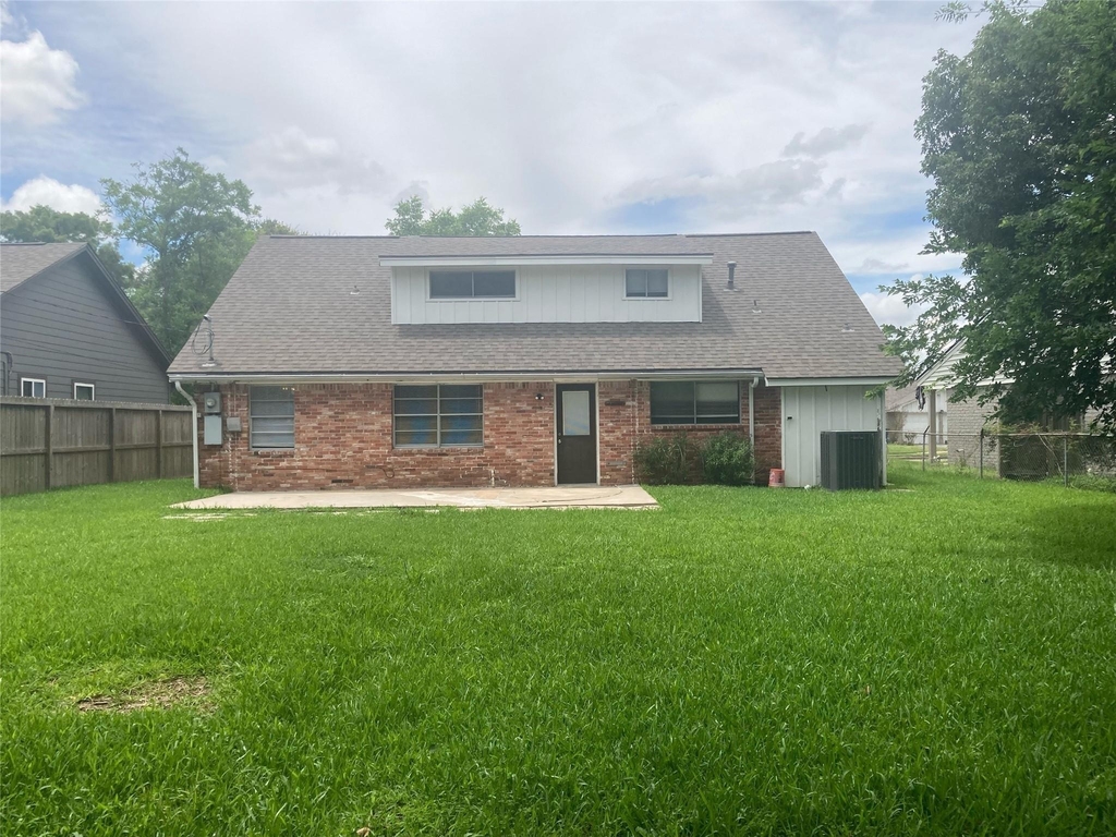 415 Cole Street - Photo 15