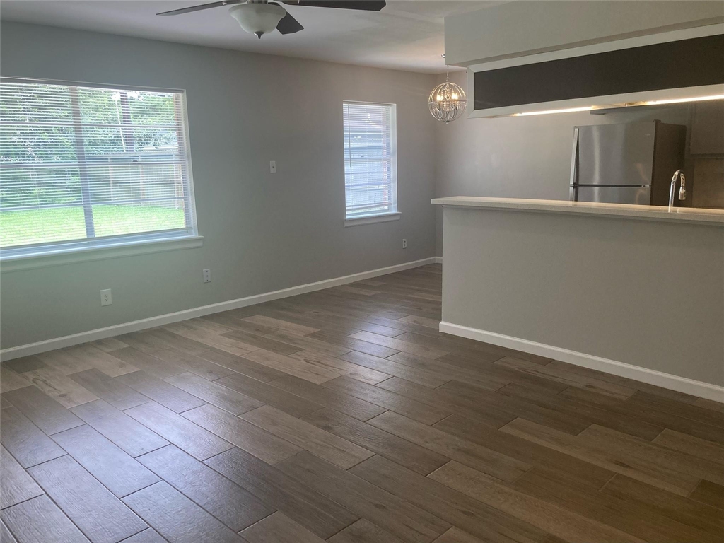 415 Cole Street - Photo 2