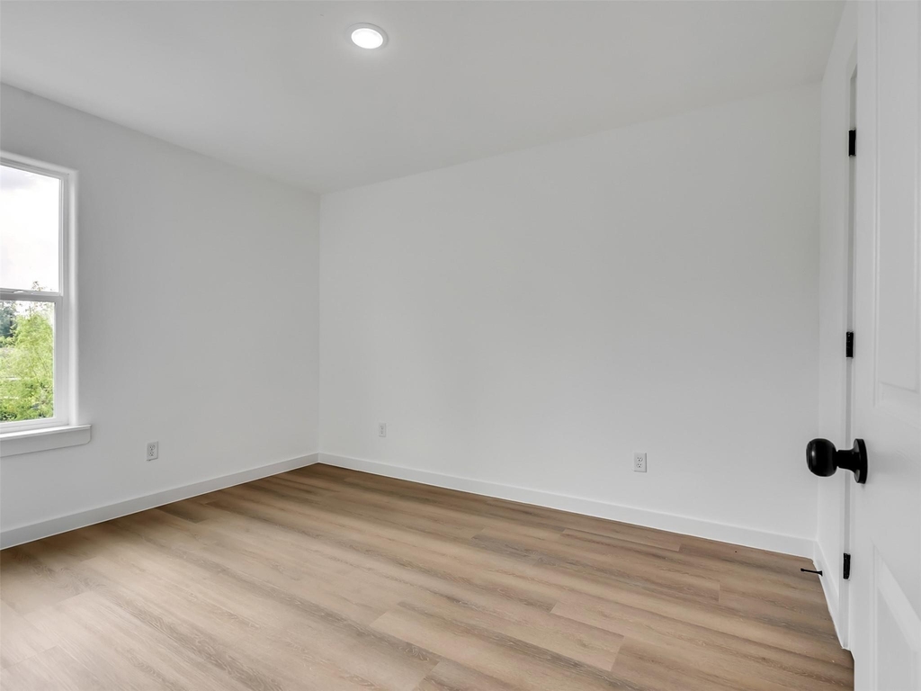 8102 Crestview Unit A Drive - Photo 20