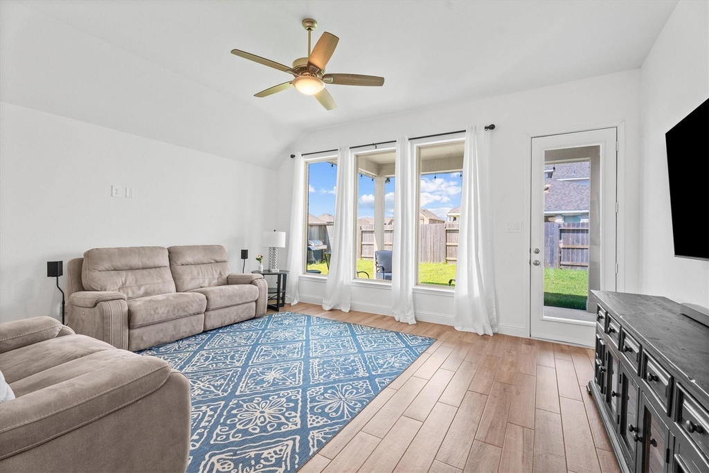 15726 Rosemary Hill Lane - Photo 2