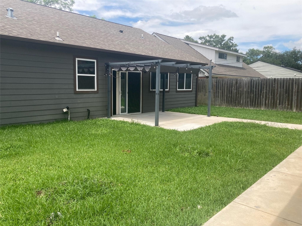 419 Cole Street - Photo 14