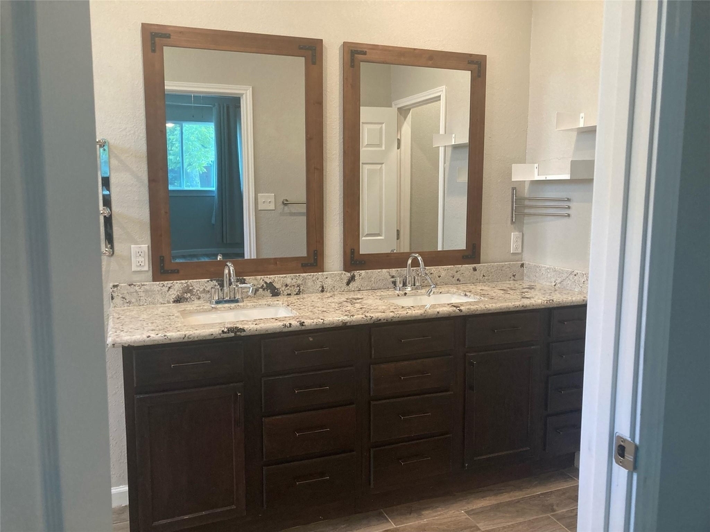 419 Cole Street - Photo 6