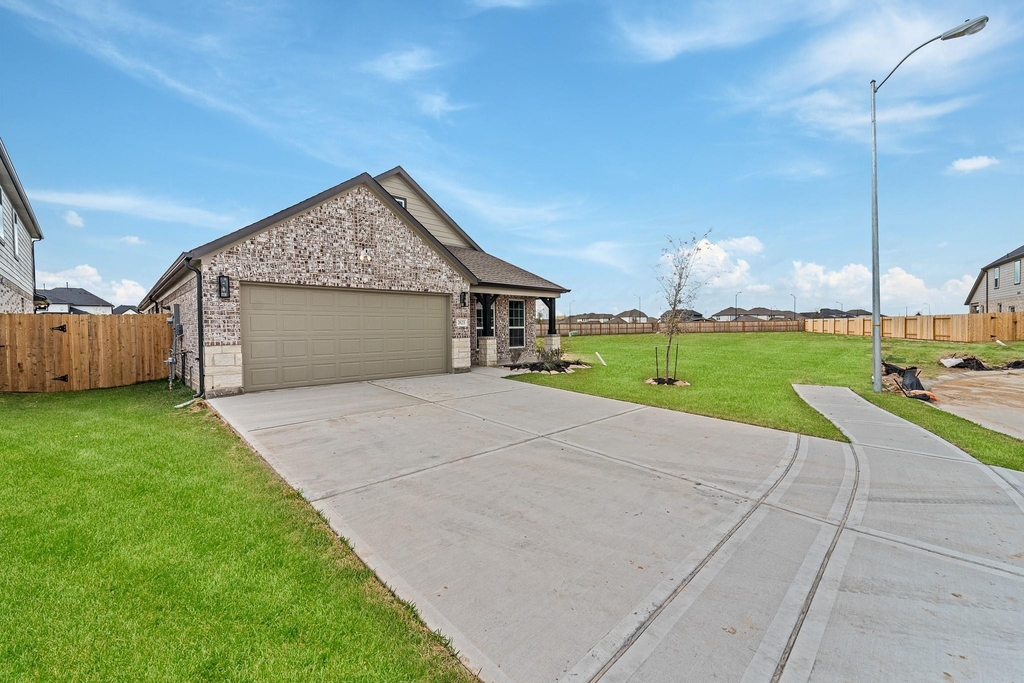 2623 Rusty Carabeen Court - Photo 2