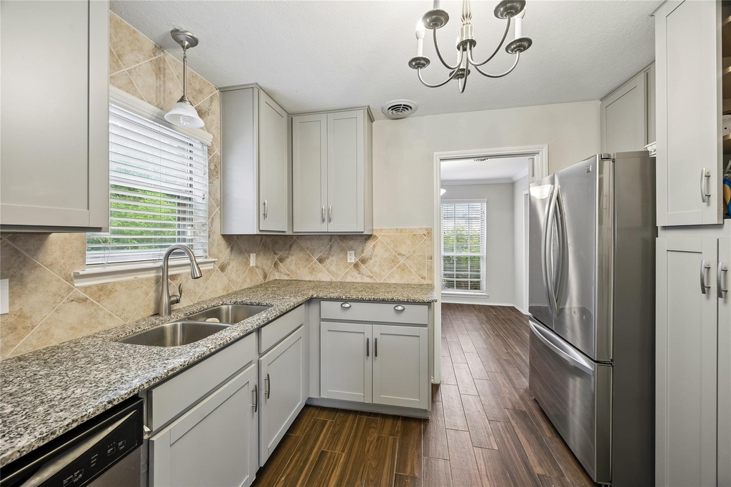 5402 Queensloch Drive - Photo 4