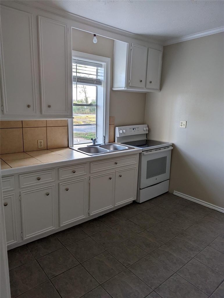 8861 County Road 424 - Photo 2