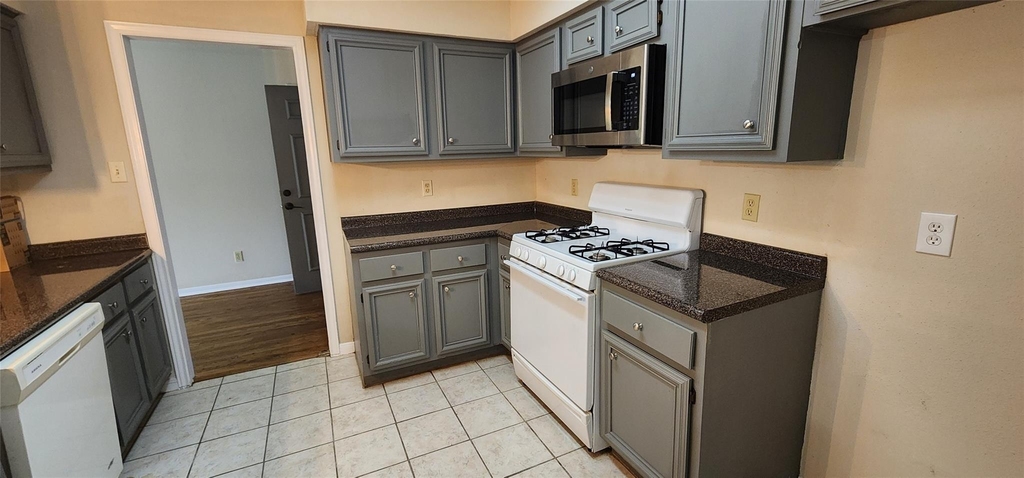 15215 Ensenada Drive - Photo 5