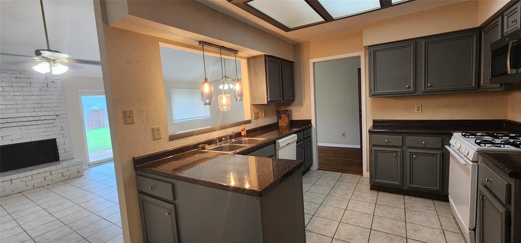 15215 Ensenada Drive - Photo 8