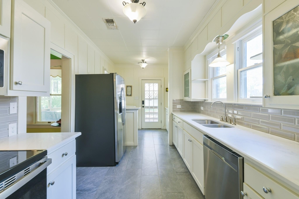 802 S Day Street - Photo 21