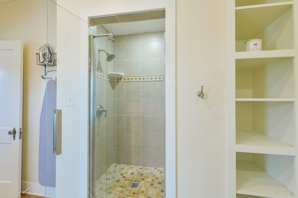 802 S Day Street - Photo 35