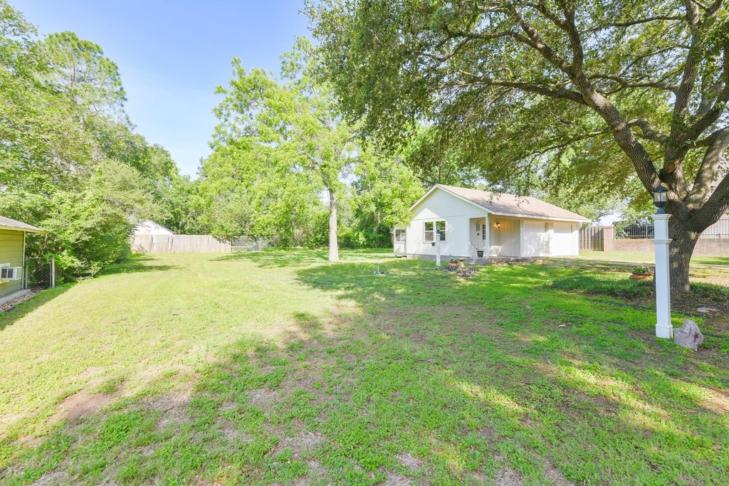802 S Day Street - Photo 6