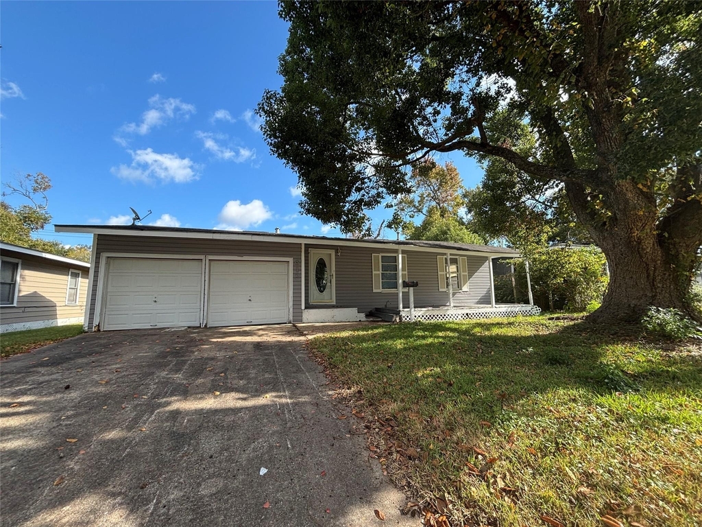 612 Winding Way Street - Photo 0